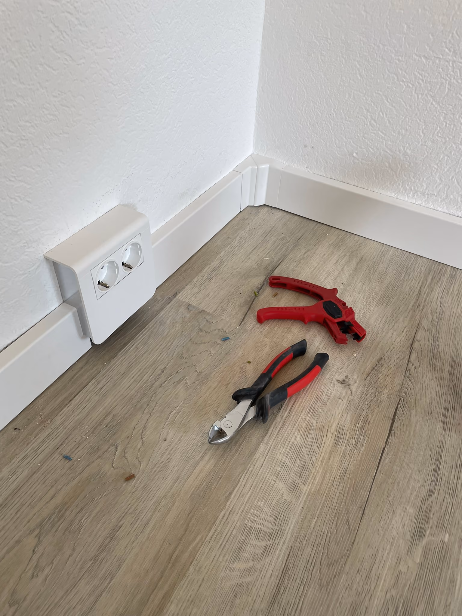 Sanierung mit Sockelleistenkanal